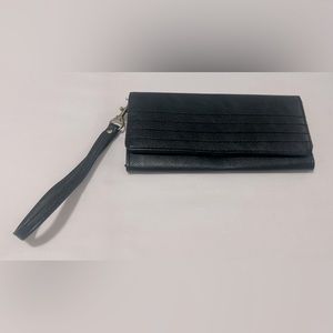 Wristlet wallet